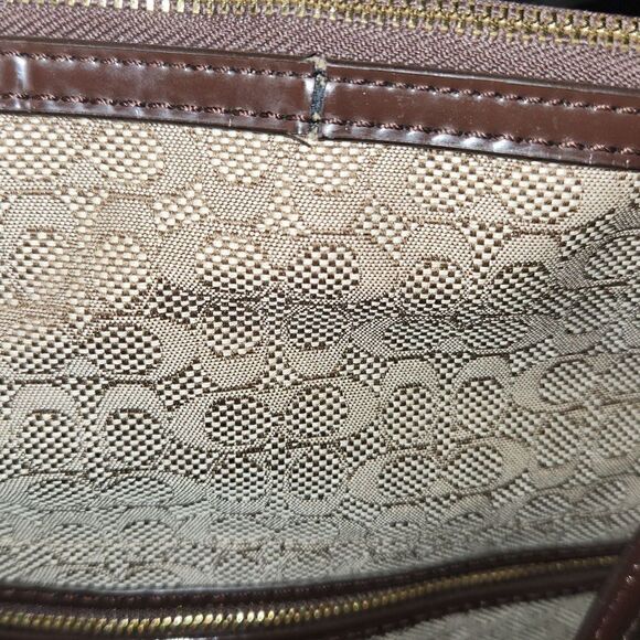 COACH Logo Fabric And Patent Leather Tote Shoulder Bag and Wristlet - Picture 11 of 11